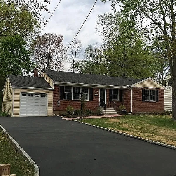 31 Forest Ave photo 1
