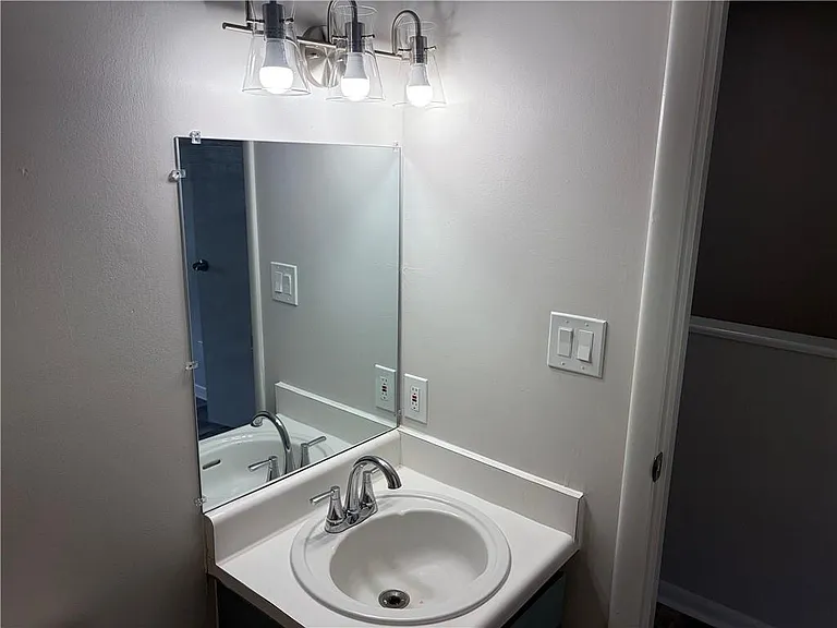 4 Eastview Cir #4 — Photo 11