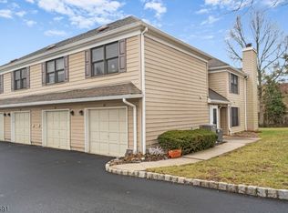 36 Sunrise Dr, Gillette, NJ