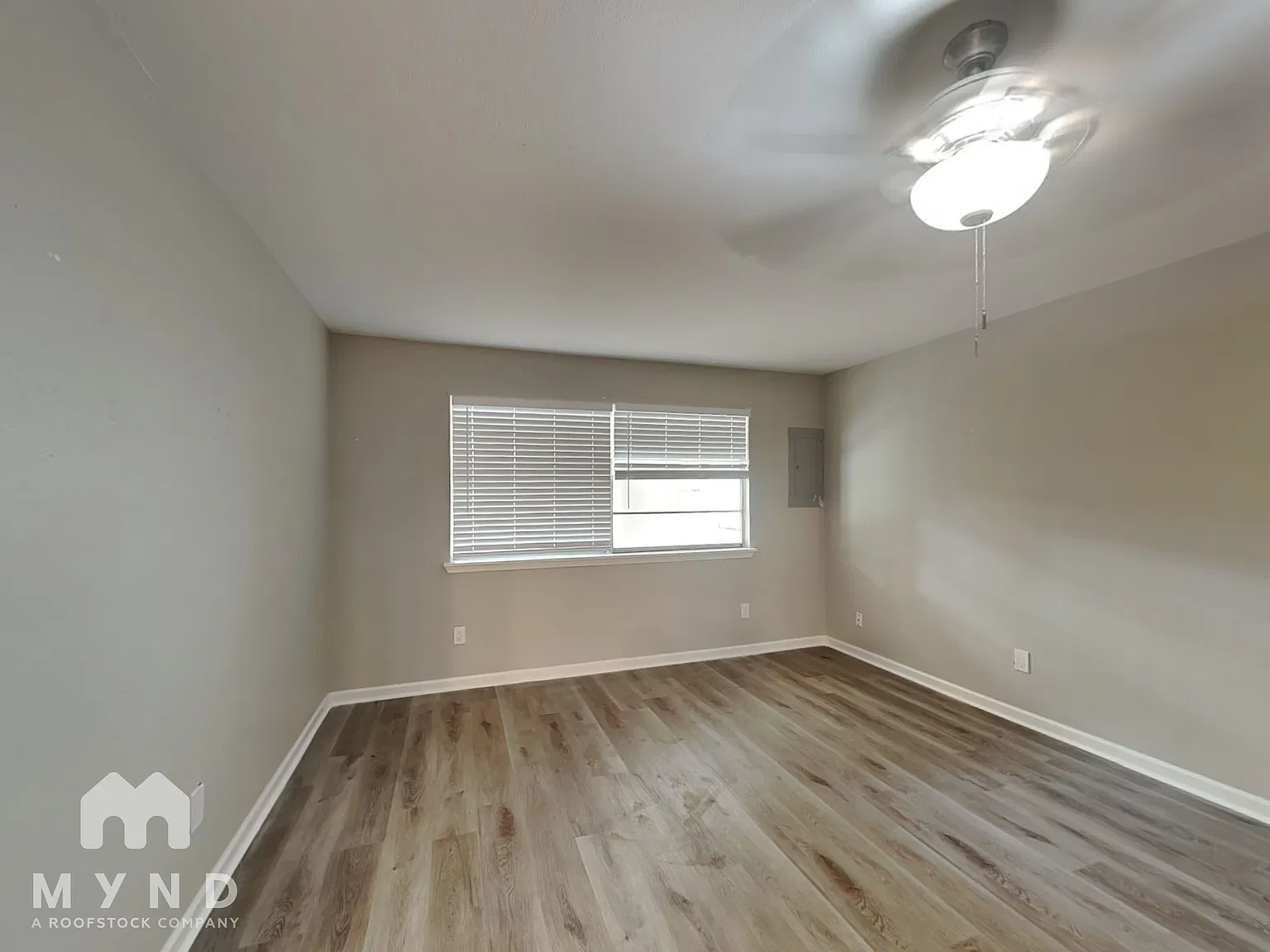 4 bed, 2.5 bath, 2127 sqft, $1,875 — Photo 4