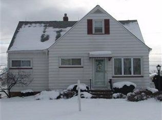 12422 Woodward Blvd, Garfield Heights, OH 44125