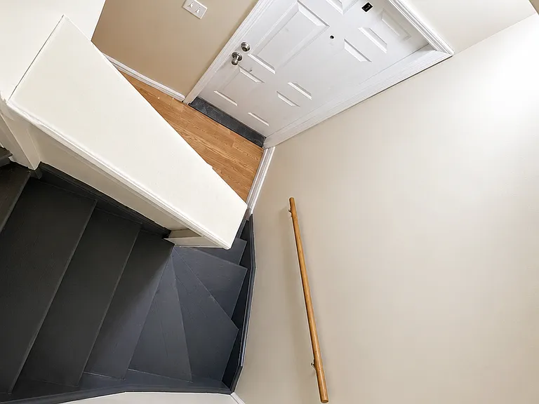 35 Grace St #3 — Photo 6