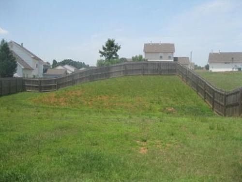 2nd image of 1307 Old Robinson Tl