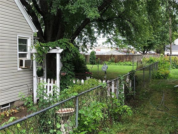 3rd image of 4604 Morgan Ave N