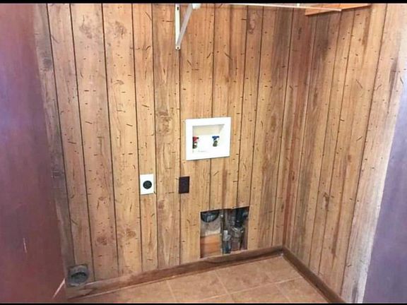 2nd image of 2236 Linda Ave #2236