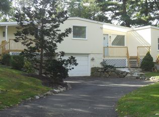 10 Pierce Rd, Riverside, CT 06878