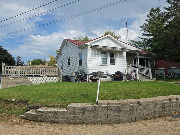3rd image of 319 N Hickory St