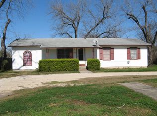 1906 22nd St, Hondo, TX 78861