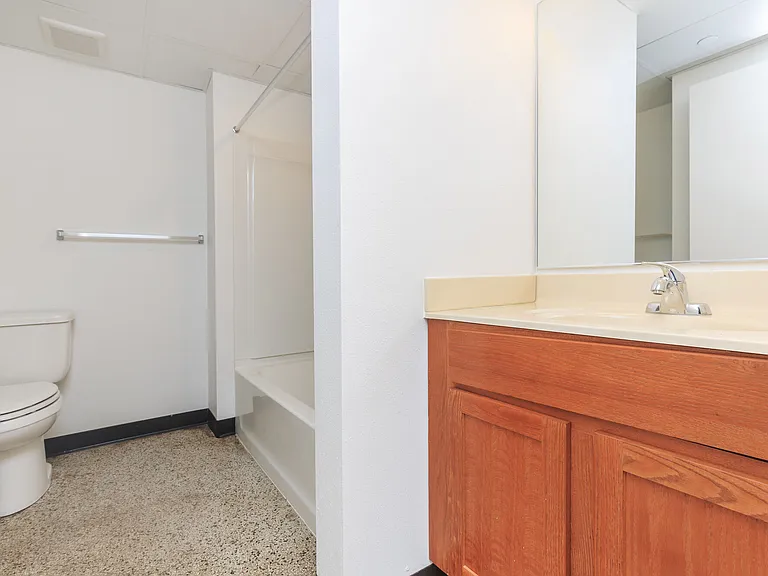 Full Bathroom