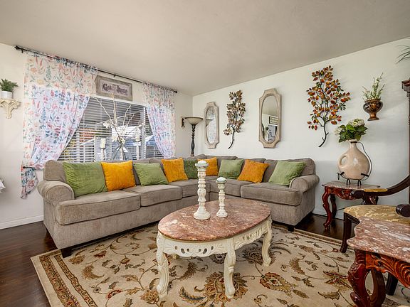 5th image of 1429 W Tulare Avenue