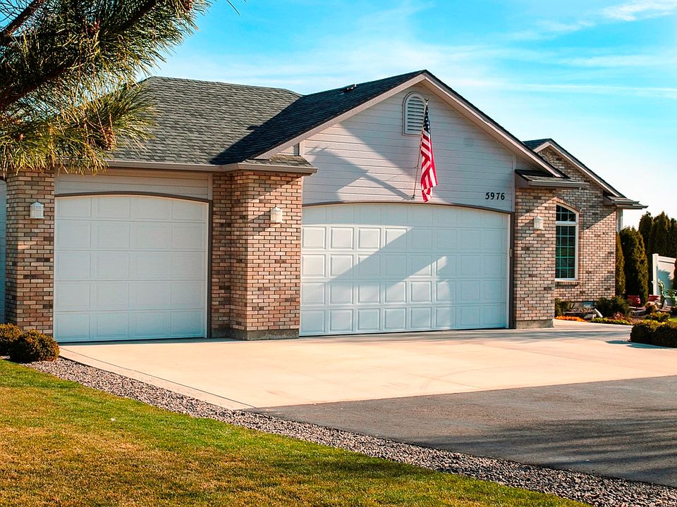 1st image of 5976 Whispering Hills Dr