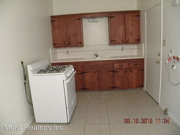 4th image of 35078 Acacia Ave