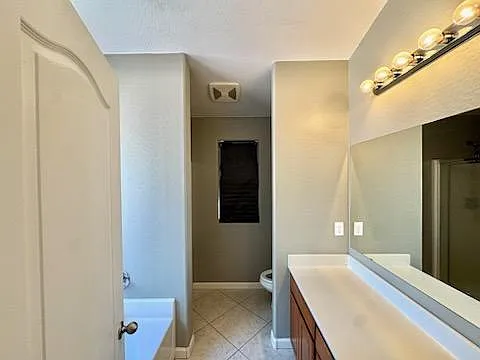 2452 W Tamarisk Ave — Photo 14