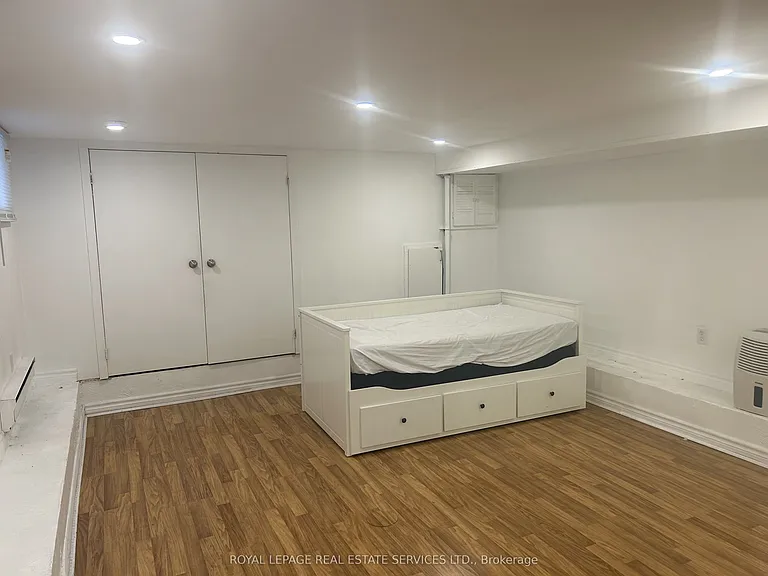 23 Kings Park Blvd #L — Photo 7