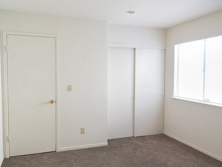 7010 N Thorne Ave #102 — Photo 19