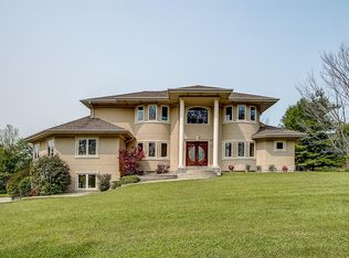 300 W Hemlock Ln, Mequon, WI 53097