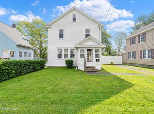 14 Wood Ter, Albany, NY 12208