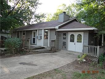 1st image of 520 Laughlin Dr