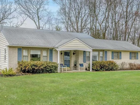 6 Sparrow Ct, Ewing, NJ 08638