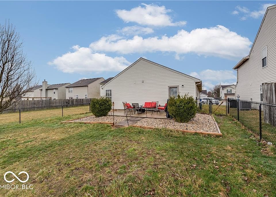 2nd image of 3239 Tupelo Dr