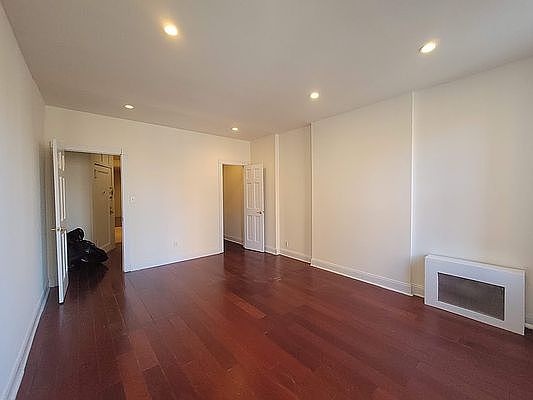2nd image of 47 8th Ave #X