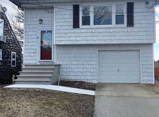 371 West Dr, Copiague, NY 11726