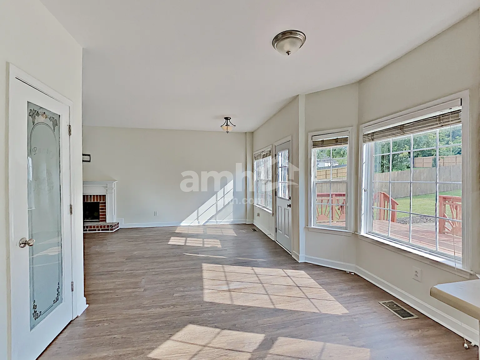 3 bed, 2.5 bath, 1937 sqft, $2,280 — Photo 4