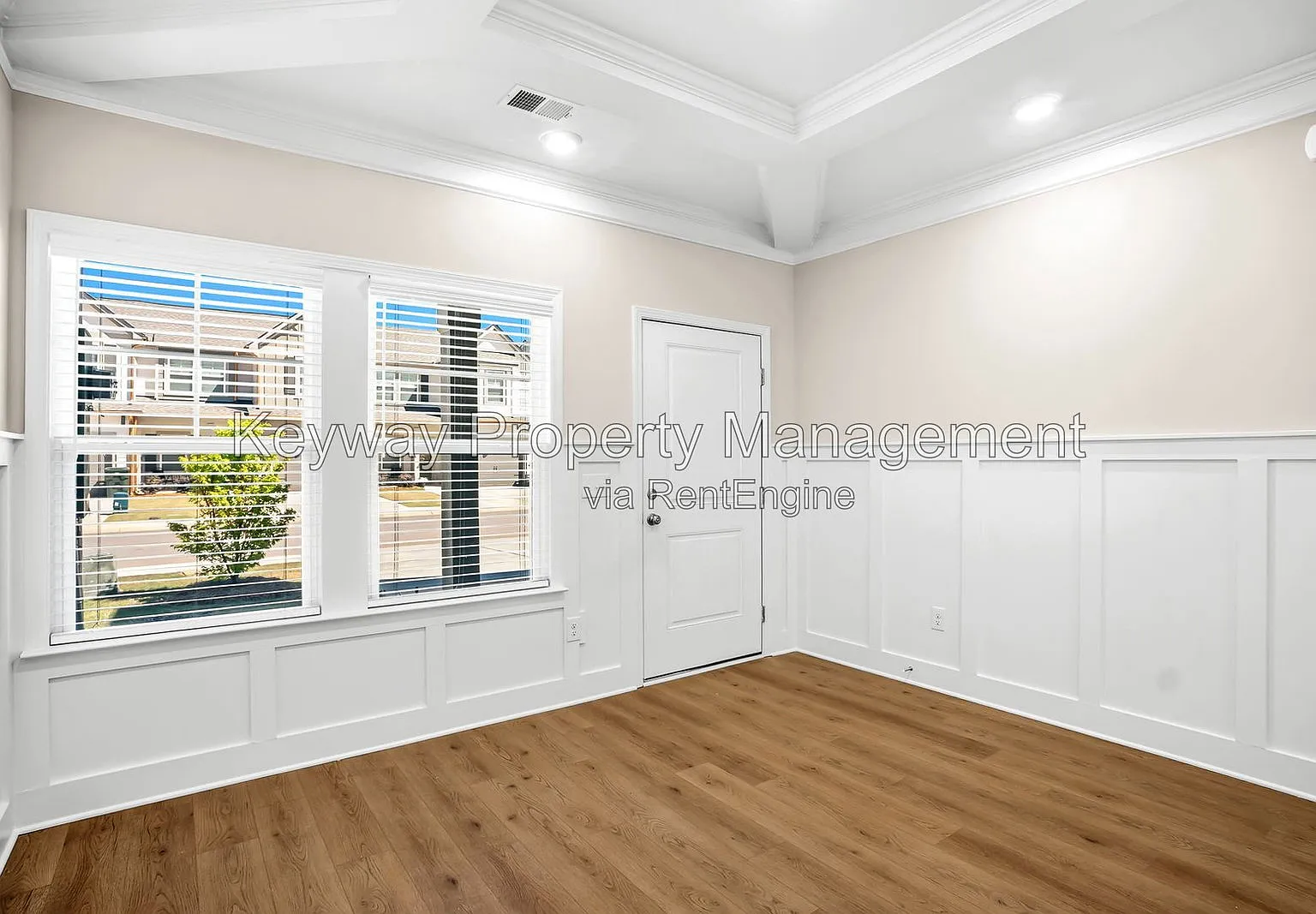 3 bed, 2.5 bath, 1635 sqft, $1,855 — Photo 4