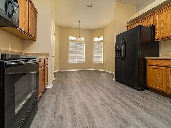 4th image of 1049 SW Jaguar Dr