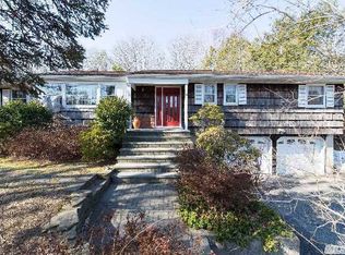 260 Gibbs Pond Rd, Nesconset, NY 11767