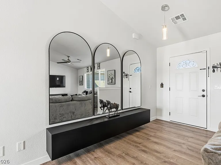 5600 Genoa Ave — Photo 4