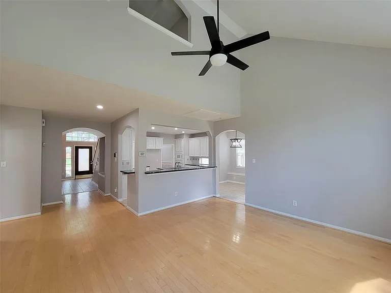 9410 Barretts Glen Ct — Photo 15