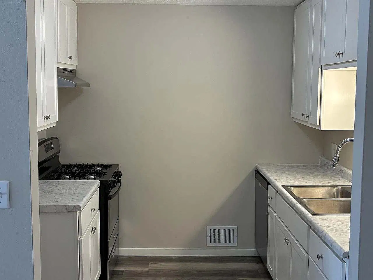 3 bed, 1315 sqft, $1,750 — Photo 2