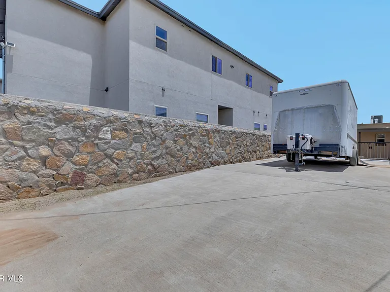 8931 Robert Dr #EL — Photo 41