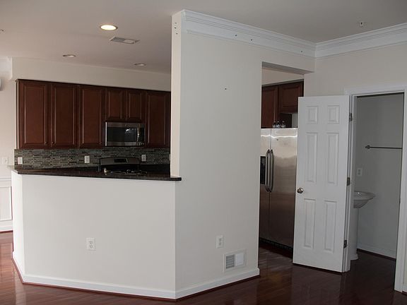 4th image of 2522 Einstein St