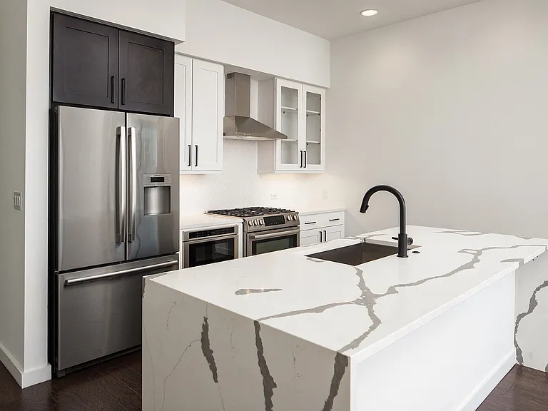 The Huntley Luxury Apartments — Photo 19