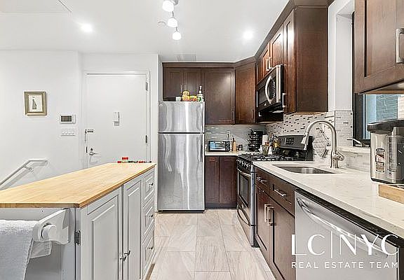 5th image of 313 W 117th St