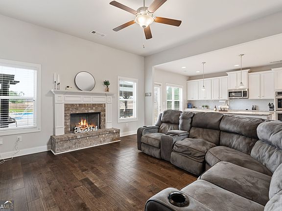 5th image of 317 Steamwood Ln
