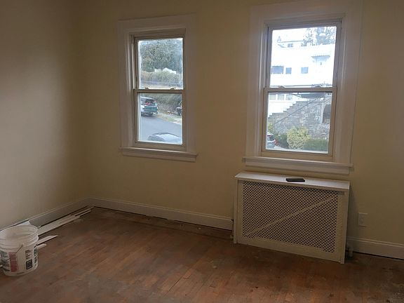 5th image of 48 Hart Ave #2