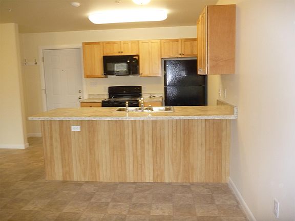 One Bedroom Kitchen/Dining