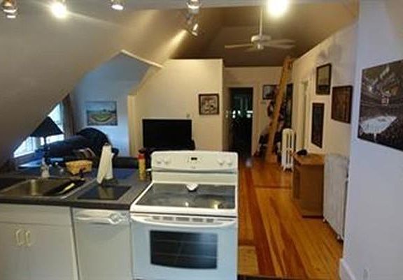 4th image of 182 Babcock Street # Top Floor