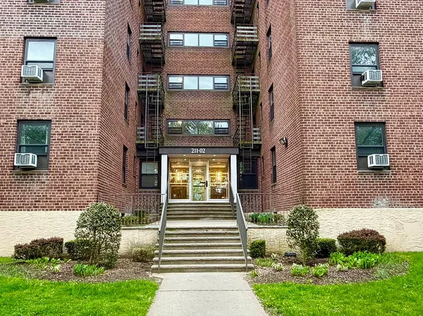 211-02 73rd Ave APT 4P, Oakland Gardens, NY 11364