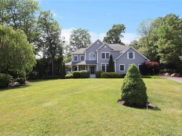 3 Cook Circle, Trumbull, CT 06611