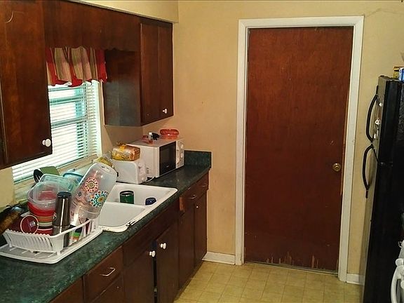 5th image of 271 Jackson Ave NE