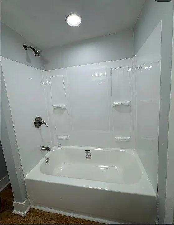 3 bed, 1200 sqft, $1,300 — Photo 3