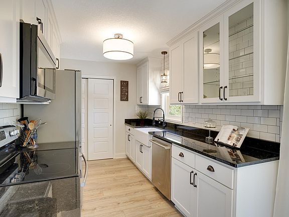 2nd image of 109 Rebecca Dr