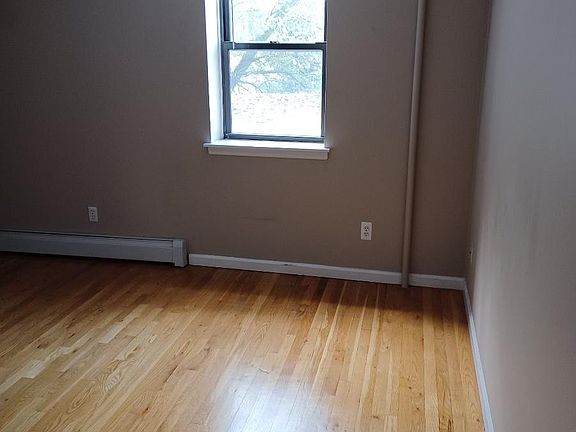 4th image of 133 Hillside Pl APT 2C