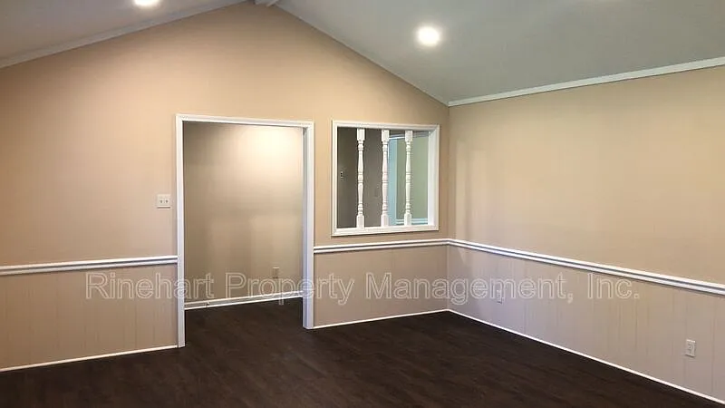 3 bed, 2.0 bath, 1813 sqft, $2,250 — Photo 4