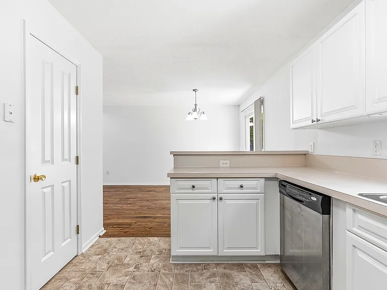 1113 Green Knoll Dr — Photo 16