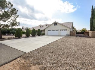 14004 Chogan Rd, Apple Valley, CA 92307